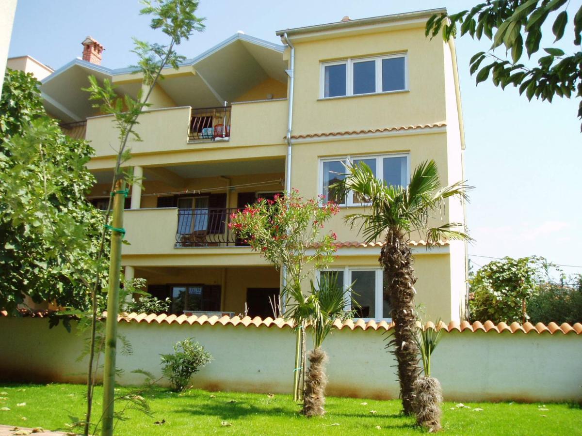 Apartment Nina Ровинь Экстерьер фото