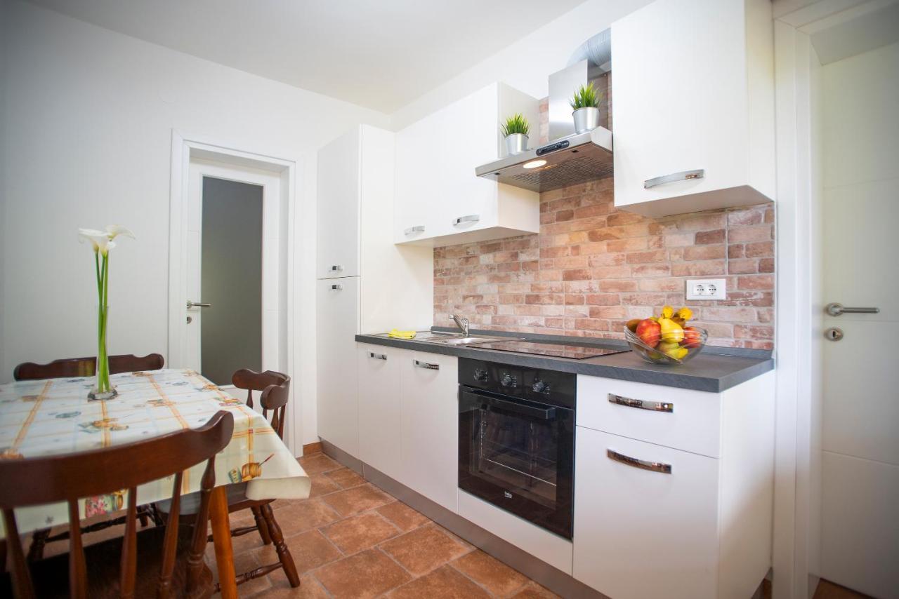 Apartment Nina Ровинь Экстерьер фото